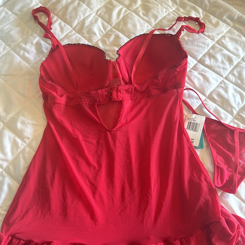 Sexy cherry red lingerie - Picture 6 of 6